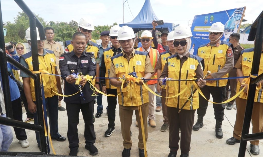 Resmikan intake kapasitas 2×40 liter/detik yang dibiayai APBD Pemprov, Gubernur Zainal usul PDAM jadi PDAB